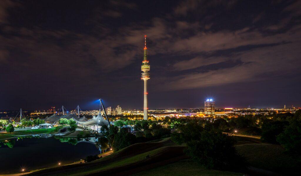 Escort Muenchen_Stadtpanorama_Nacht_die_stadt_muenchen.